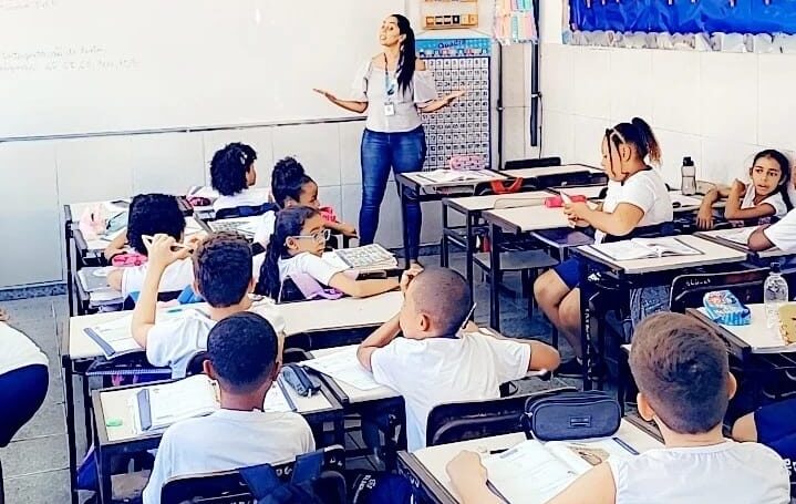 AÇÃO NA ESCOLA: POR UM FUTURO DE PAZ CMS MARIA APARECIDA DE ALMEIDA